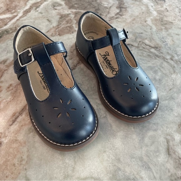 FootMates Other - Footmates Navy Leather Mary Janes Sherry Girls Shoes Size 8.5 Arch Support